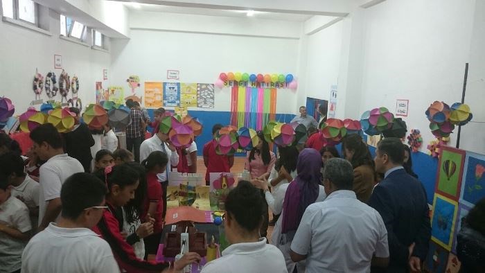 ETİ HOLDİNG ORTAOKULU YIL SONU SERGİSİ